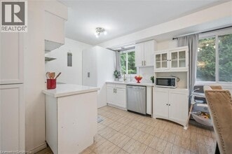 187 Cedarvale Crescent in Waterloo, ON - Building Photo - Building Photo