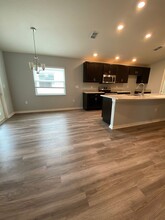 595 Lorient Drive in Eagle Lake, FL - Building Photo - Building Photo