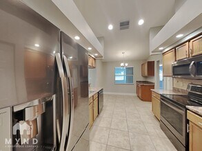 8280 Philatelic Dr in Spring Hill, FL - Building Photo - Building Photo