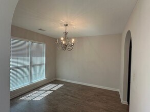 821 Sunset Ct in Prattville, AL - Foto de edificio - Building Photo