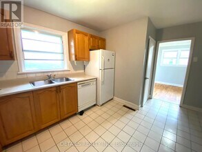 18 Oakwood Ave in Ottawa, ON - Building Photo - Building Photo
