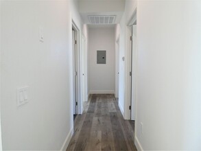 1628 S La Brea Ave in Los Angeles, CA - Building Photo - Building Photo