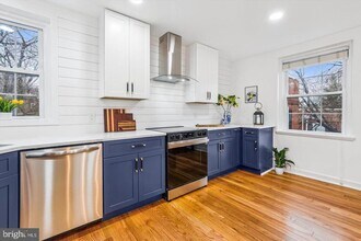 2806 S Abingdon St in Arlington, VA - Building Photo - Building Photo