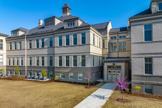 McKinley School Lofts in Milwaukee, WI - Foto de edificio - Building Photo