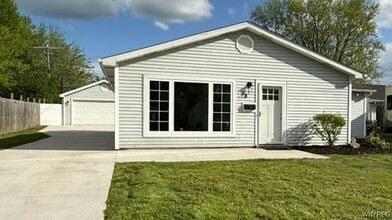 58 Carol Ln in Grand Island, NY - Building Photo - Building Photo