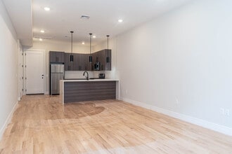 Caldwell Village in Caldwell, NJ - Foto de edificio - Interior Photo