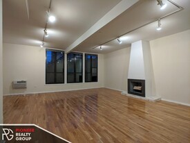 1427 N Dearborn St, Unit A4 Apartments