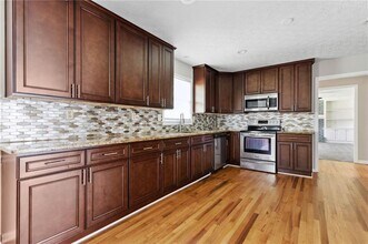 518 Lynn Valley Way in Stone Mountain, GA - Building Photo - Building Photo