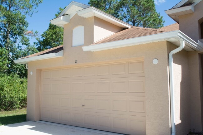 15 Roxland Ln in Palm Coast, FL - Building Photo - Building Photo
