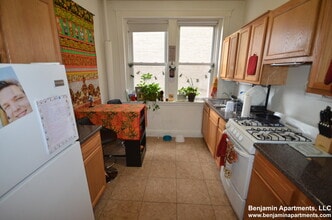 1782 Commonwealth Ave, Unit 9 in Boston, MA - Building Photo - Building Photo