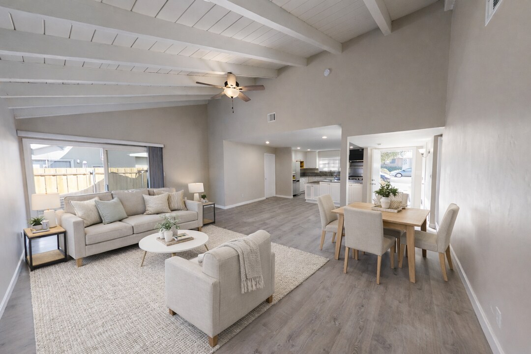 5441 Brockbank Pl in San Diego, CA - Building Photo