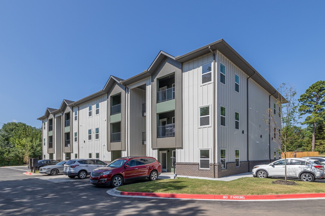 Bacardi on the Hill | Fayetteville Living in Fayetteville, AR - Building Photo