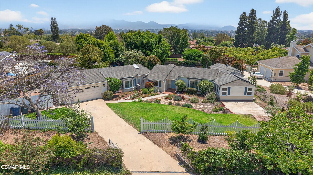 115 San Miguel Dr in Camarillo, CA - Building Photo
