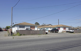 1150 E Laurel Dr in Salinas, CA - Building Photo