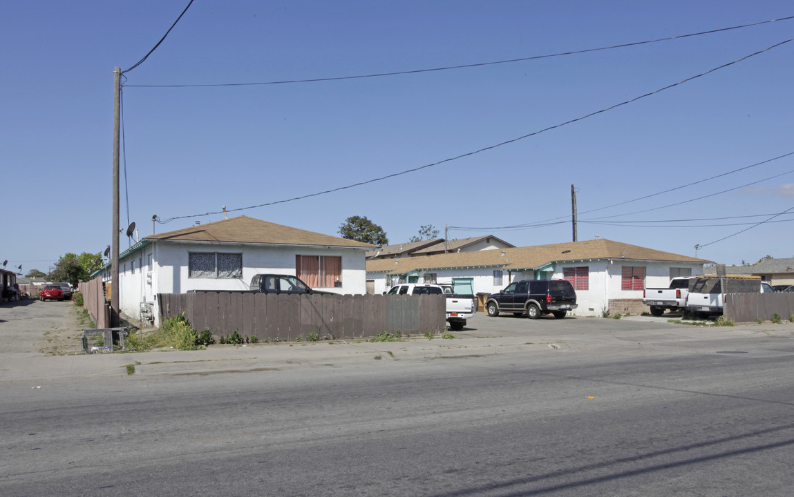 1150 E Laurel Dr in Salinas, CA - Foto de edificio