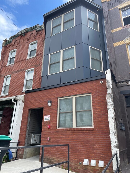 707 N 40th St, Unit 2 Photo