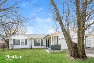 8819 Timberwood Dr in Indianapolis, IN - Building Photo