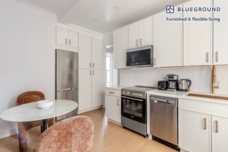 244 W 72nd St, Unit SI FL10-ID2208 in New York, NY - Foto de edificio - Building Photo