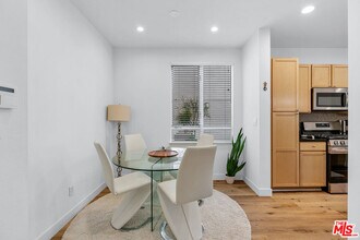 6400 Crescent Prk E in Los Angeles, CA - Foto de edificio - Building Photo