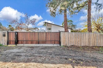 7347 Cross Dr in Citrus Heights, CA - Building Photo - Building Photo