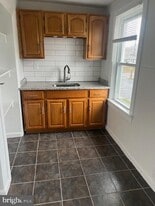 256 Wyoming Ave in Audubon, NJ - Building Photo