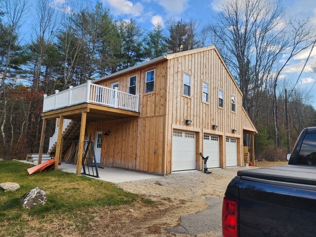 57 River Rd, Unit B in Henniker, NH - Building Photo - Building Photo