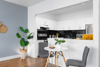 Residences at Broadway Market in Seattle, WA - Foto de edificio - Interior Photo