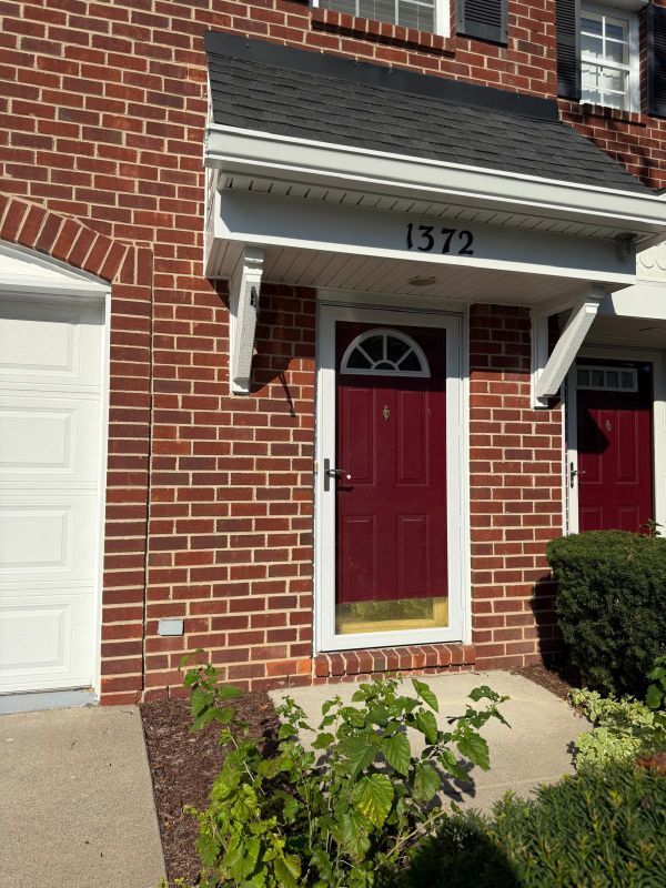1372 Village Dr in Detroit, MI - Building Photo - Building Photo