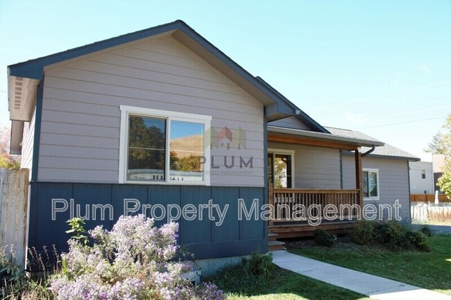 property at 1405 N Dickens St