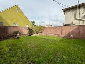 1807 S Redondo Blvd, Unit Lower in Los Angeles, CA - Building Photo - Building Photo