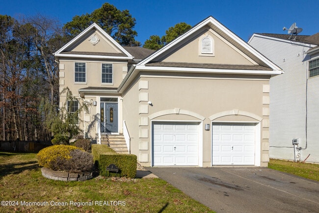 4 Timber Grove Ct in Old Bridge, NJ - Building Photo - Building Photo