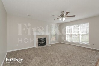 6051 Hedgecrest Pl in Charlotte, NC - Building Photo - Building Photo