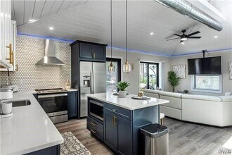 1014 Main St in Vienna, NY - Building Photo - Building Photo