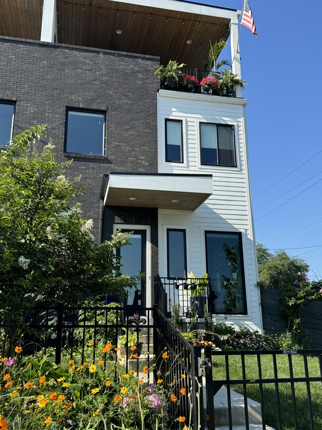134 Marshall Ct in Nashville, TN - Building Photo - Building Photo
