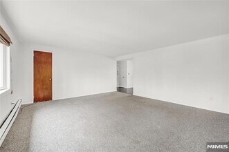 38 Washington Ave in Rutherford, NJ - Building Photo - Building Photo