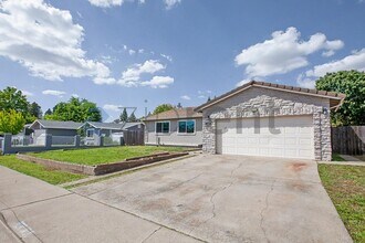 2307 N Cirby Way in Roseville, CA - Building Photo - Building Photo