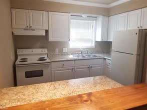 7065 Bellfort Ave, Unit 7065 Bellfort #10 in Houston, TX - Foto de edificio - Building Photo