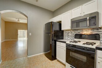 7733 Donald Nelson Ave in Las Vegas, NV - Building Photo - Building Photo