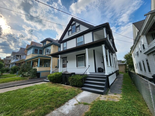 260 Tennyson Ave, Unit 260 in Syracuse, NY - Foto de edificio - Building Photo