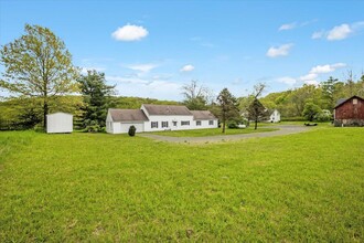 257 Taylor Rd in Cornwall, NY - Foto de edificio - Building Photo