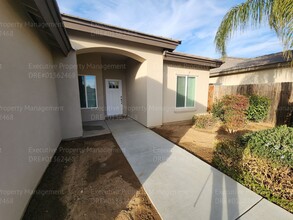 6410 Sultry Rose Ct in Bakersfield, CA - Building Photo - Building Photo