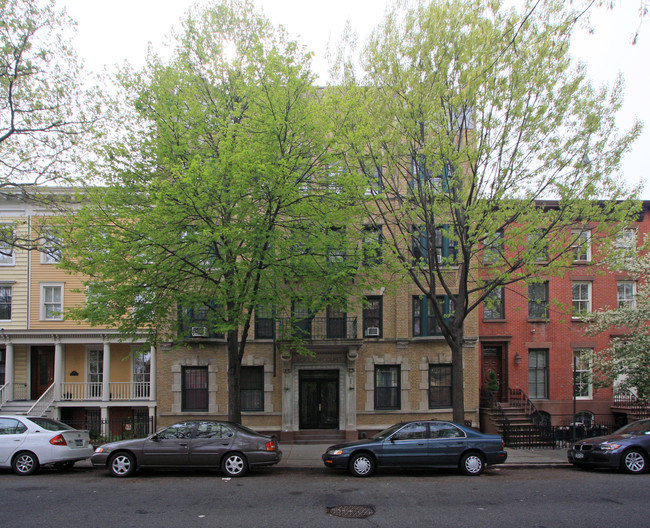 252 Adelphi St in Brooklyn, NY - Foto de edificio - Building Photo