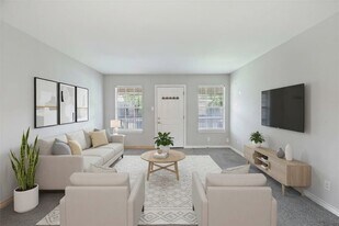 9015 Gaylord Dr in Houston, TX - Building Photo