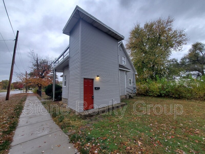 810 4th Ave-Unit -Apt A in Terre Haute, IN - Building Photo