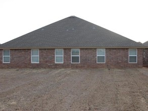 11621 Surrey Ln in Yukon, OK - Building Photo - Building Photo