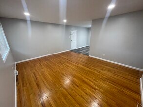 16 Slate Hill Rd in Camp Hill, PA - Foto de edificio - Building Photo