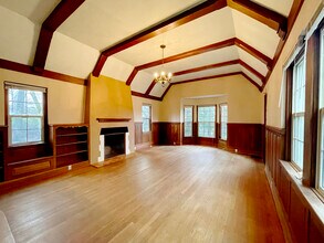 935 NE B St in Pullman, WA - Foto de edificio - Building Photo