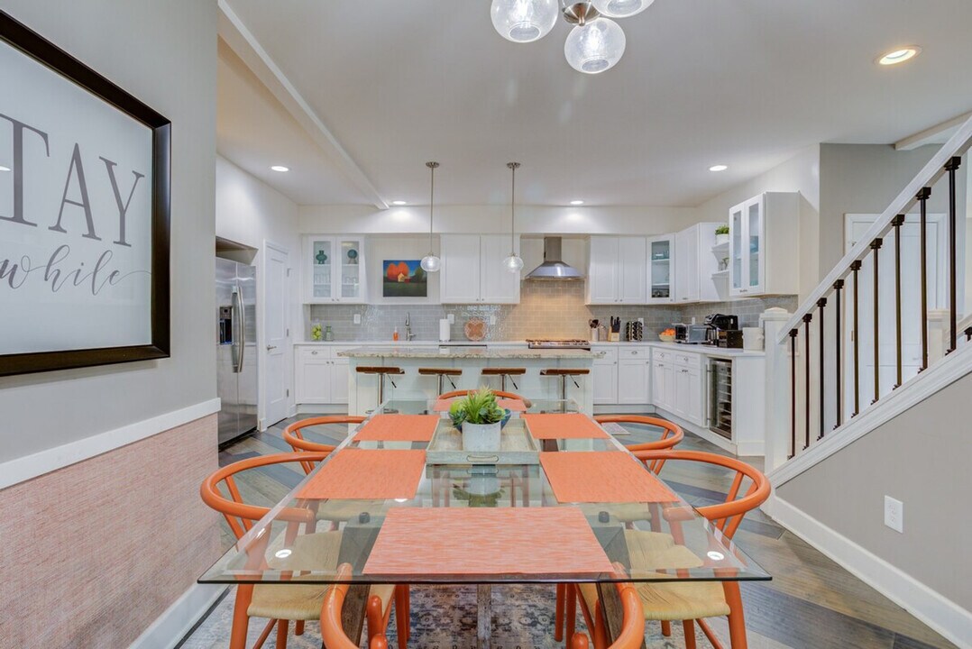 373 E Morris St in Indianapolis, IN - Building Photo