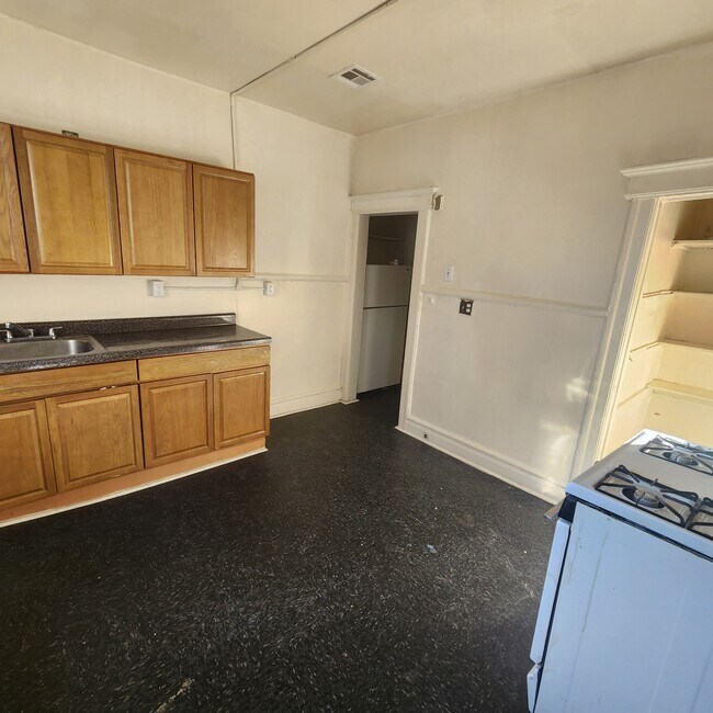 71 4th Ave, Unit 3 in East Orange, NJ - Building Photo - Building Photo