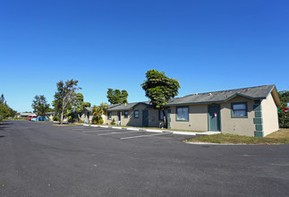 1800-1880 Sunshine Blvd in Naples, FL - Building Photo - Building Photo